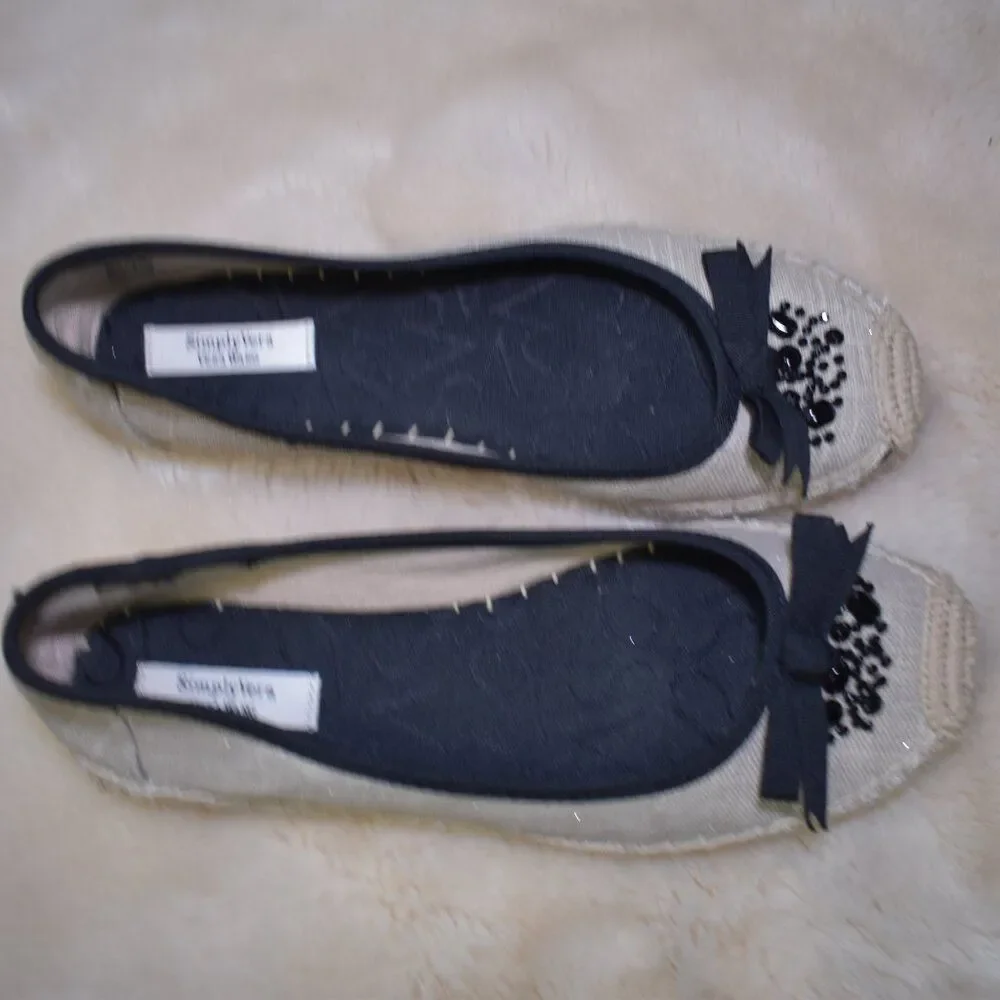 Simply Vera Wang Espadrilles Flats Beige Black Embellished Slip-On Size 7.5